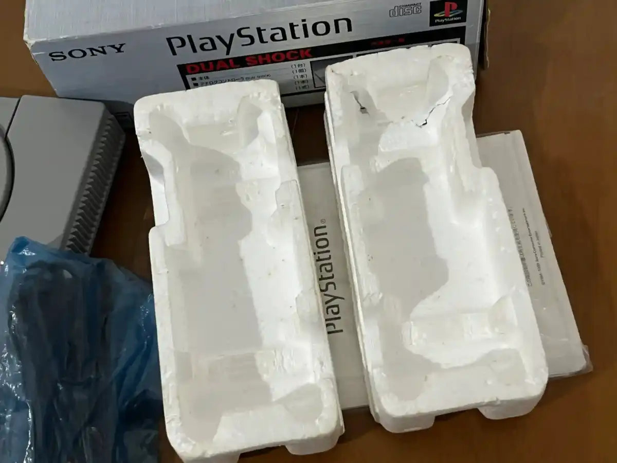 CX/ 1*******ov /PLAYSTATION 1 FAT NA CAIXA! TOP! 177,00 SEUIDOS DE 97,00
