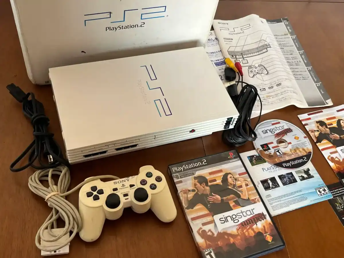 CX/ M********NO /PLAYSTATION 2 FAT EDIÇÃO WHITE! 177,00 SEGUIDOS DE 57,00