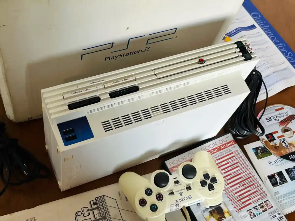 CX/ M********NO /PLAYSTATION 2 FAT EDIÇÃO WHITE! 177,00 SEGUIDOS DE 57,00