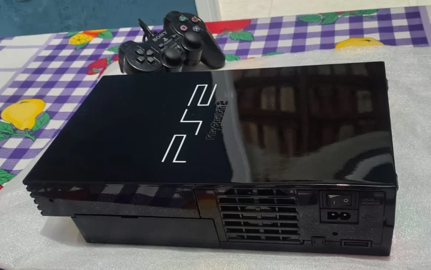 CX/ J*hn H***er /PS2 FAT BLACK PIANO. AUTO! LENDO100%!  187,00 SEGUIDOS DE 23,00