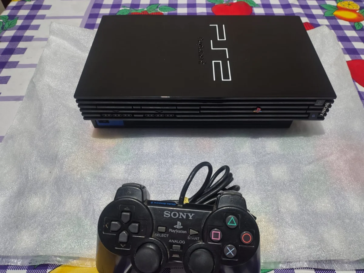 CX/ J*hn H***er /PS2 FAT BLACK PIANO. AUTO! LENDO100%!  187,00 SEGUIDOS DE 23,00