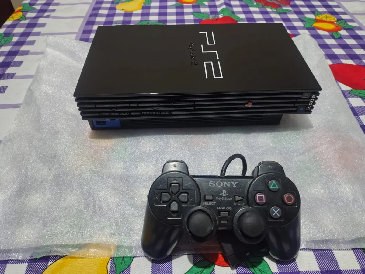 CX/ J*hn H***er /PS2 FAT BLACK PIANO. AUTO! LENDO100%!  187,00 SEGUIDOS DE 23,00