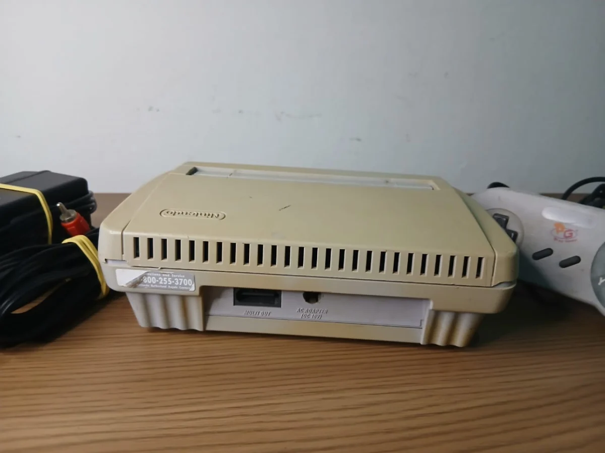 FH/ SUPER NINTENDO BABY AV (USA) 87,00 SEGUIDOS DE 10,00