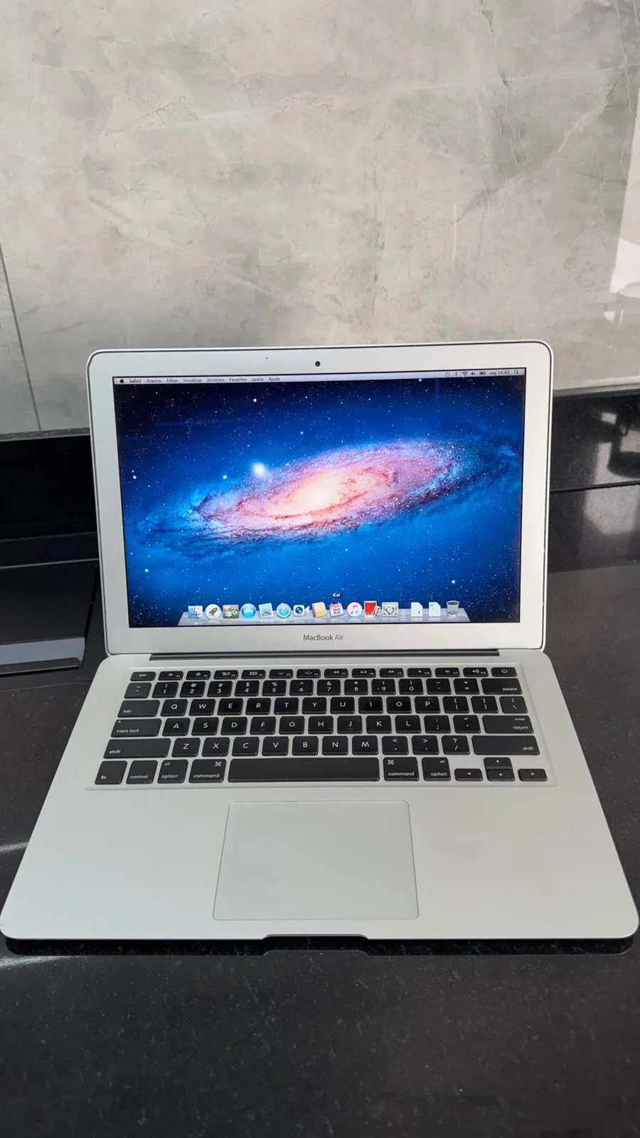 R9/ MACBOOK AIR, TOP!   497,00 SEGUIDOS DE 50,00