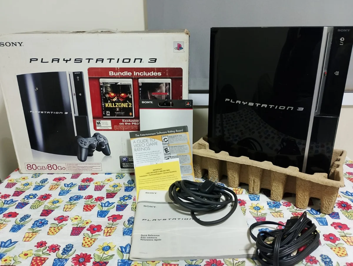 CX/ A******re P**es /PLAYSTATION 3 FAT! NA CAIXA!  207,00 SEGUIDOS DE 38,00