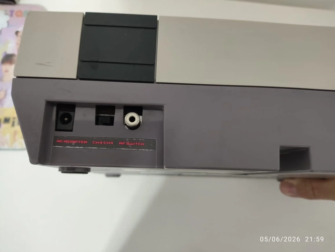 CX/ NINTENDINHO 8BITS! TOP!+ACESSÓRIOS  277,00 SEGUIDOS DE 35,00