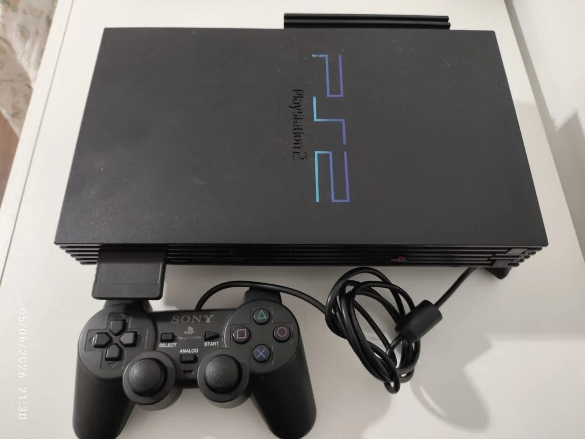 CX/ PLAYSTATION 2 FAT  FAT! TOP! 121,00 SEGUIDOS DE 29,00