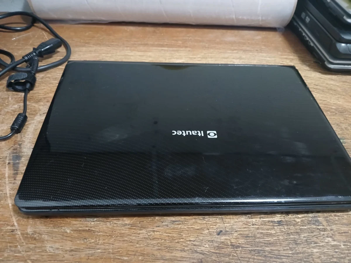 CL/ A***lo C*****io N*to /NOTEBOOK ITAUTEC C BATOCERA 58,00 SEGUIDOS 28,00