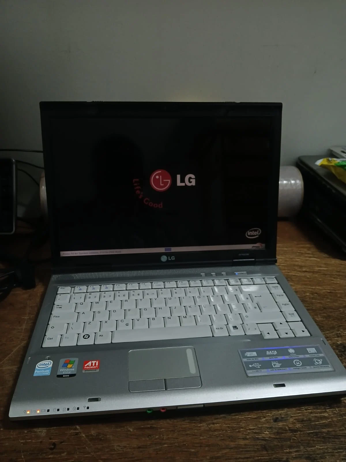 CL/ F***io /NOTEBOOK LG C BATOCERA 128,00 SEGUIDOS 28,00