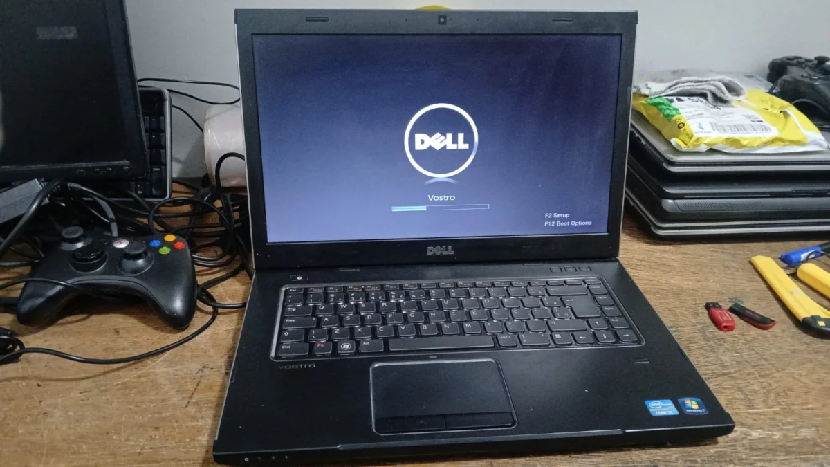 CL/ L*****do D* /NOTEBOOK DELL I5 68 SEGUIDOS 28,00