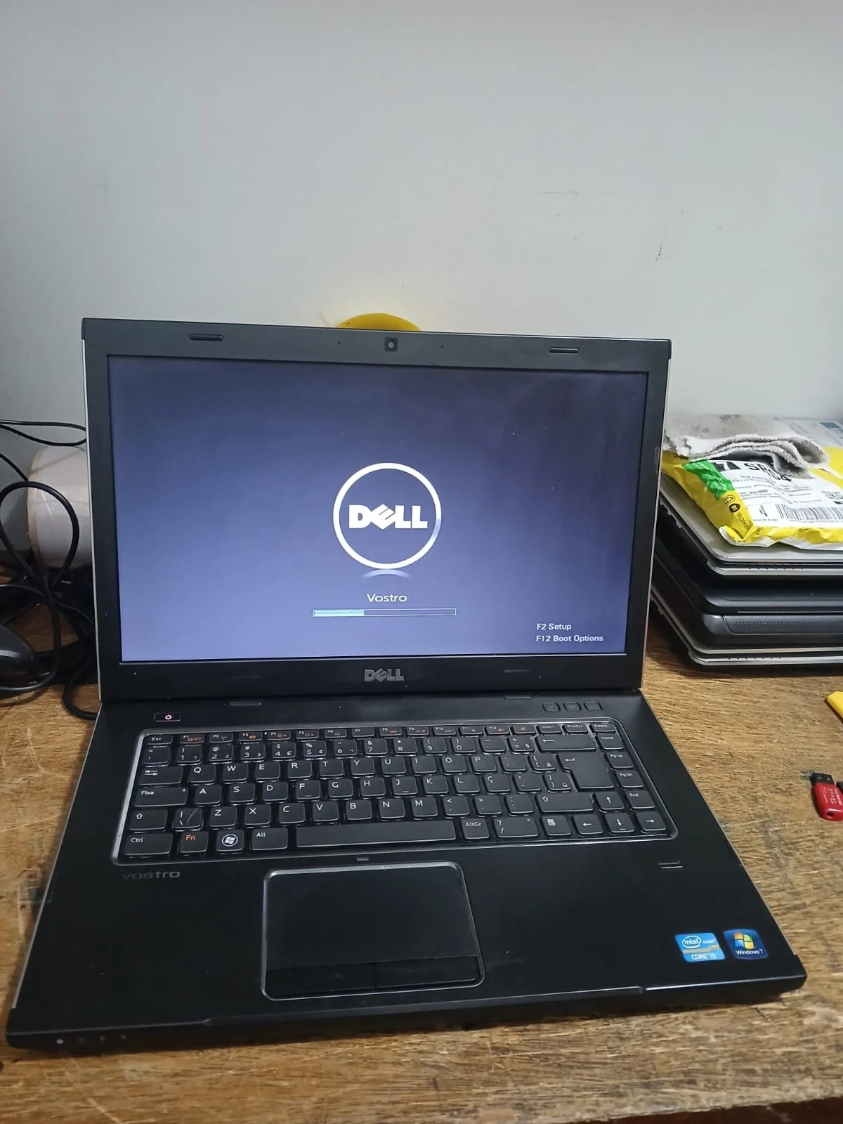 CL/ L*****do D* /NOTEBOOK DELL I5 68 SEGUIDOS 28,00