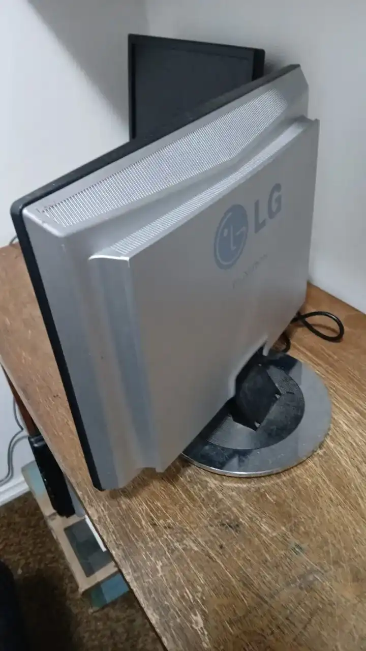 CL/ P*va /MONITOR RETRO FALTRON 17!   48,00 SEGUIDOS 28,00