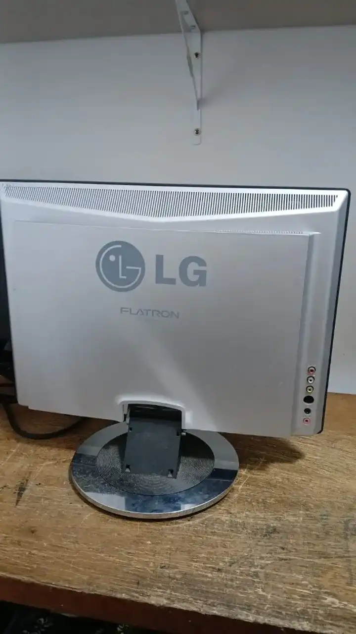 CL/ P*va /MONITOR RETRO FALTRON 17!   48,00 SEGUIDOS 28,00