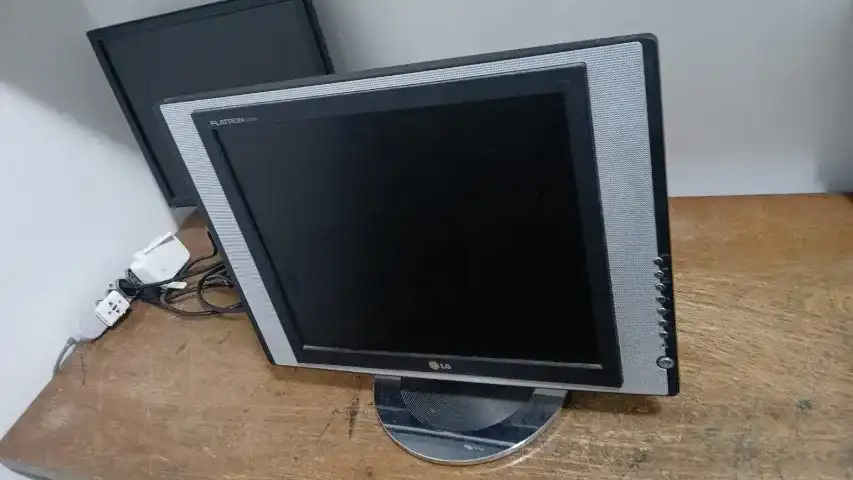 CL/ P*va /MONITOR RETRO FALTRON 17!   48,00 SEGUIDOS 28,00