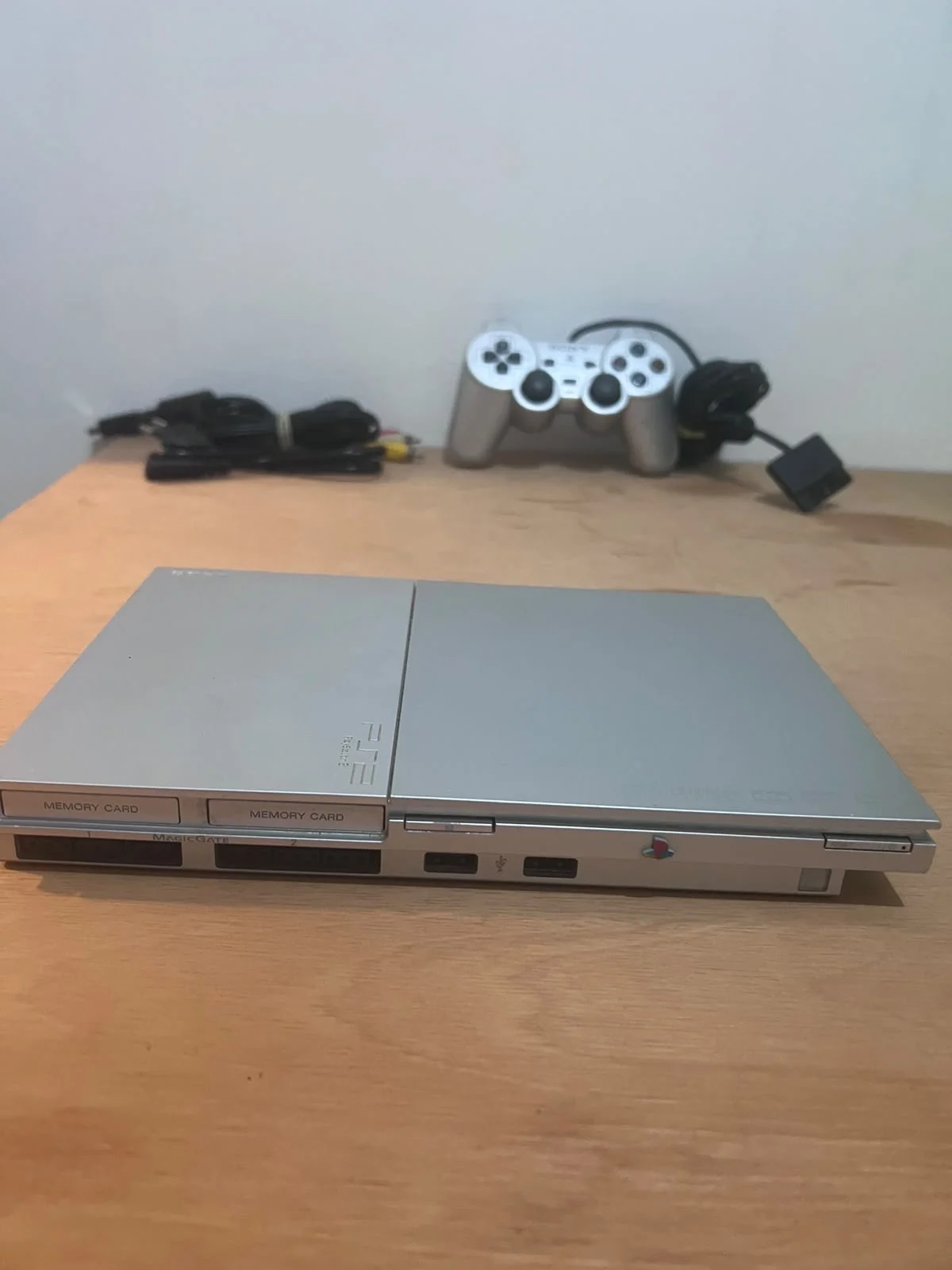 CX/ j***77 /PLAYSTATION 2 SLIM SILVER! SONY! 177,00 SEGUIDOS DE 23,00