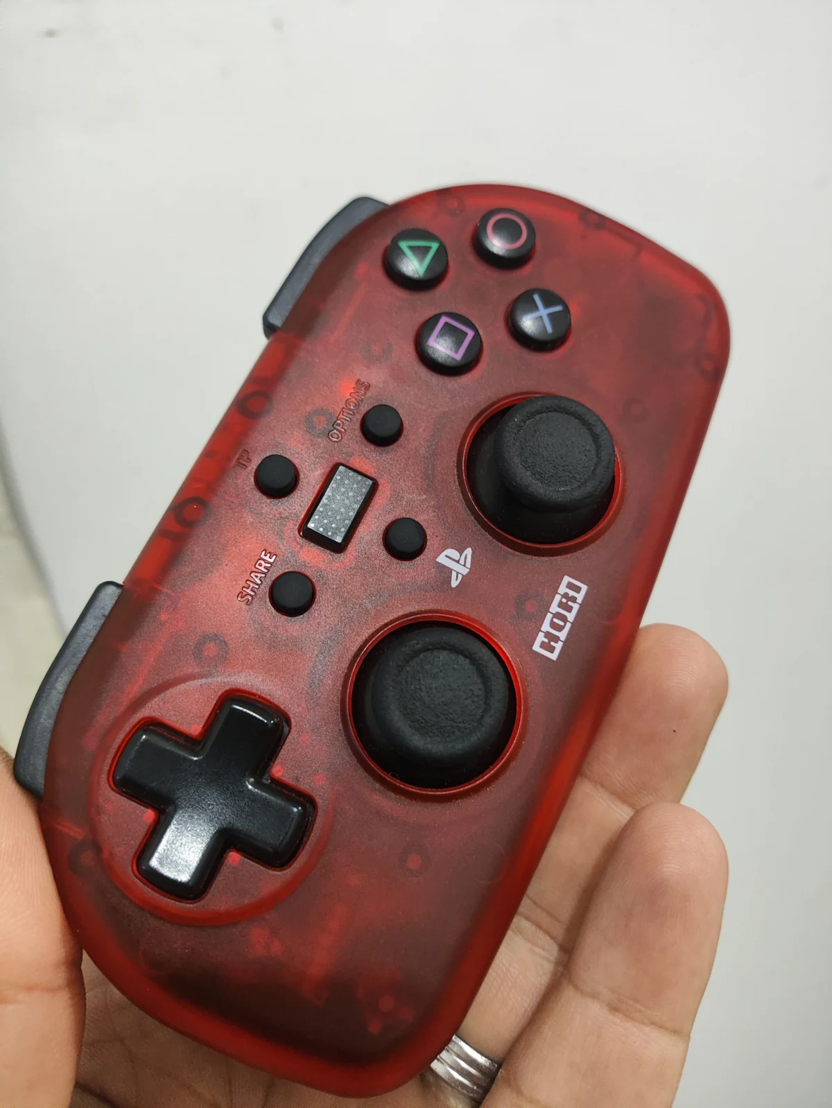 KF/ D****as M*C /CONTROLE MINI PS4 HORI 49,00 SEGUIDOS DE 6,00