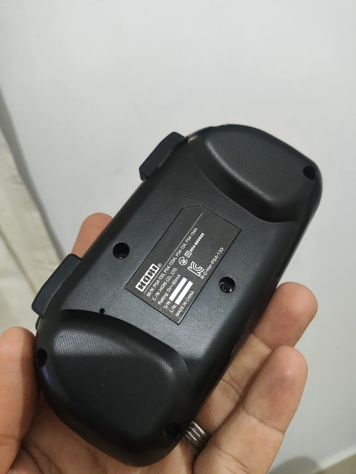KF/ D****as M*C /CONTROLE MINI PS4 HORI 49,00 SEGUIDOS DE 6,00