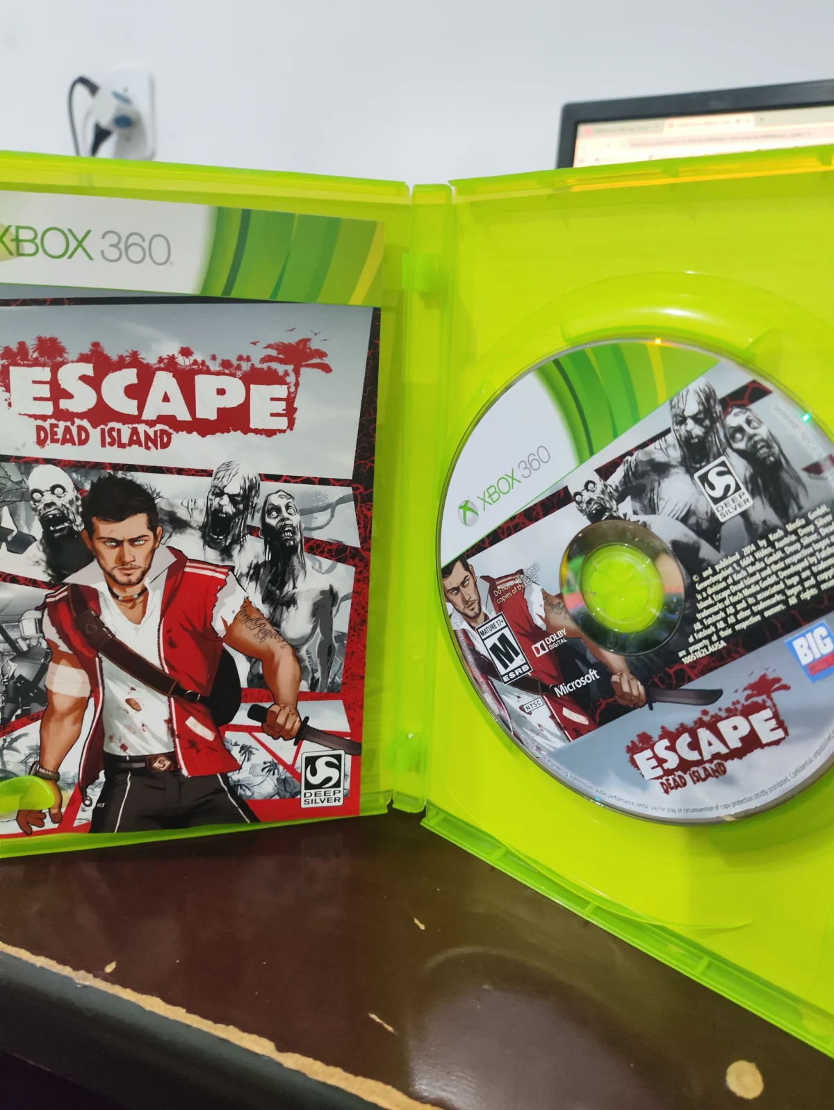 KF/ ESCAPE DEAD ORIGINAL 49,00 SEGUIDOS DE 6,00
