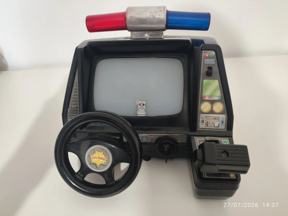 PS/ m*******ms /BRINQUEDO VINTAJE ANOS 80 CITY FORCE 90,00 SEGUIDOS DE 21,00