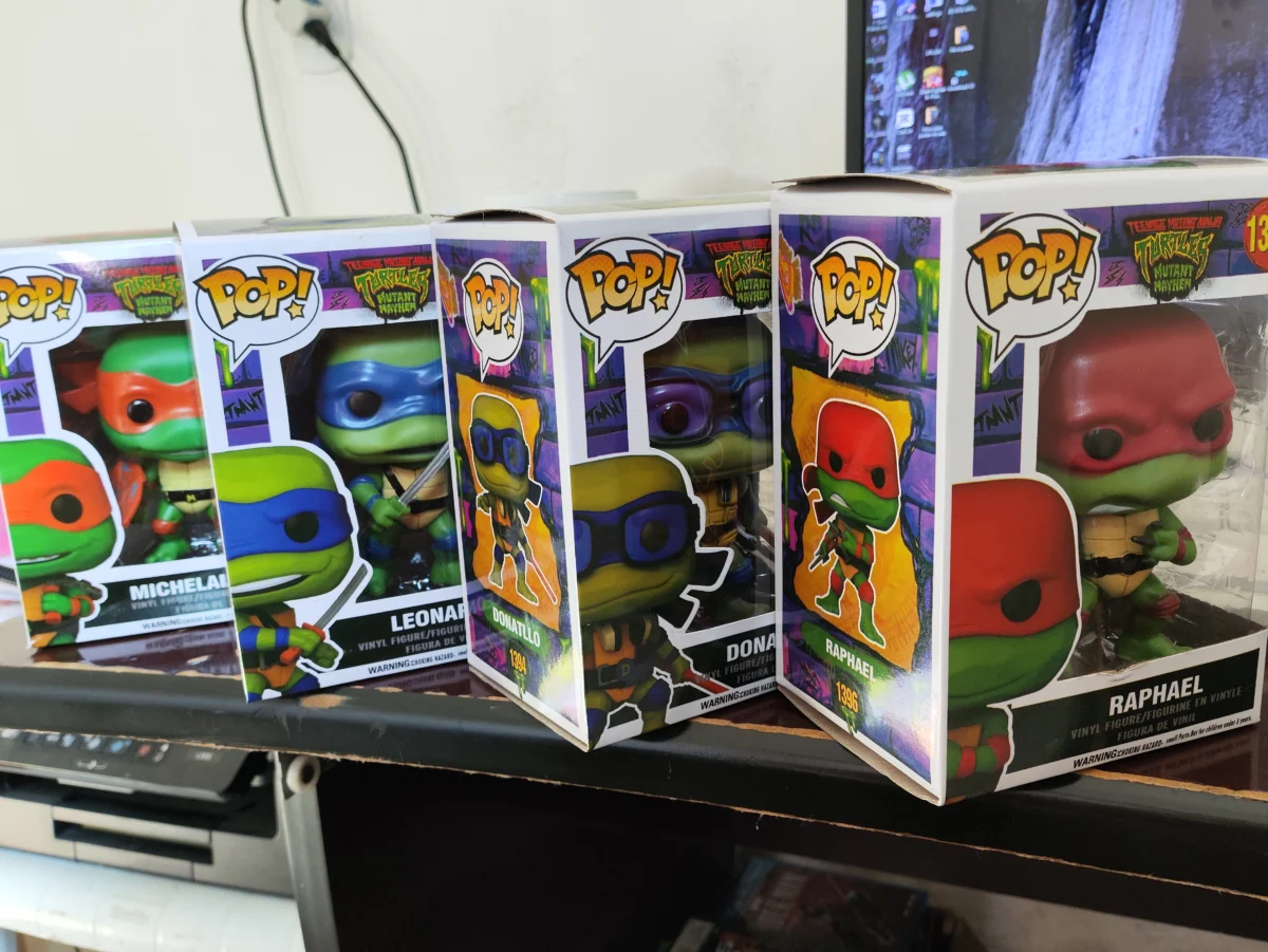 KF/ E*****on /TARTARUGAS NINJAS 64,00 SEGUIDOS DE 6,00