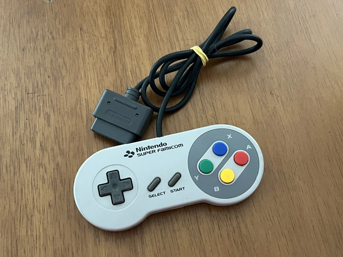CX/ R****to B****ra C****ho /ORIGINAL! CONTROLE SNES! 47,00 SEGUIDOS DE 14,00