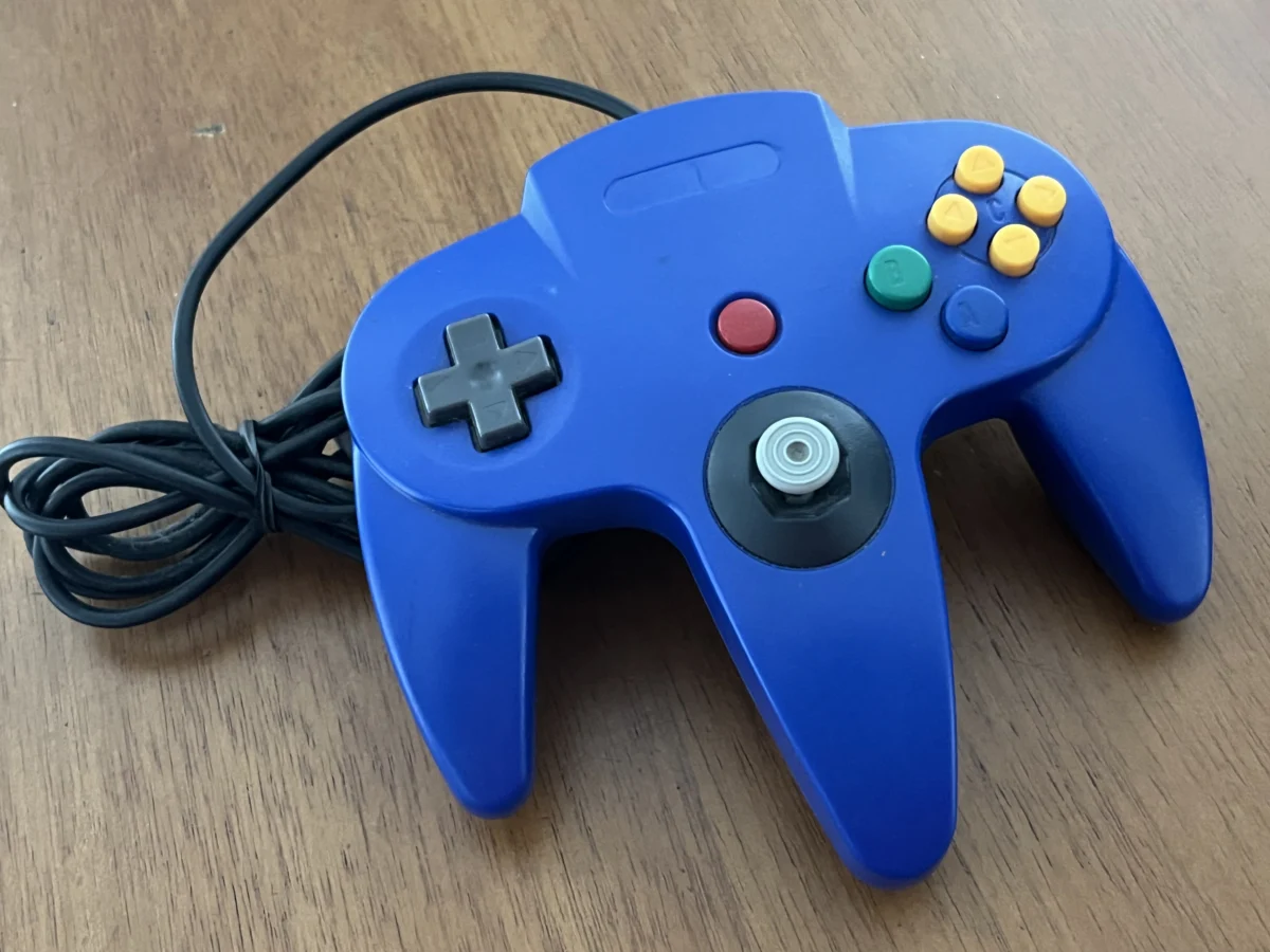 CX/ m*****lo /CONTROLE NINTENDO 64 TOP!   47,00 SEGUIDOS DE 8,00