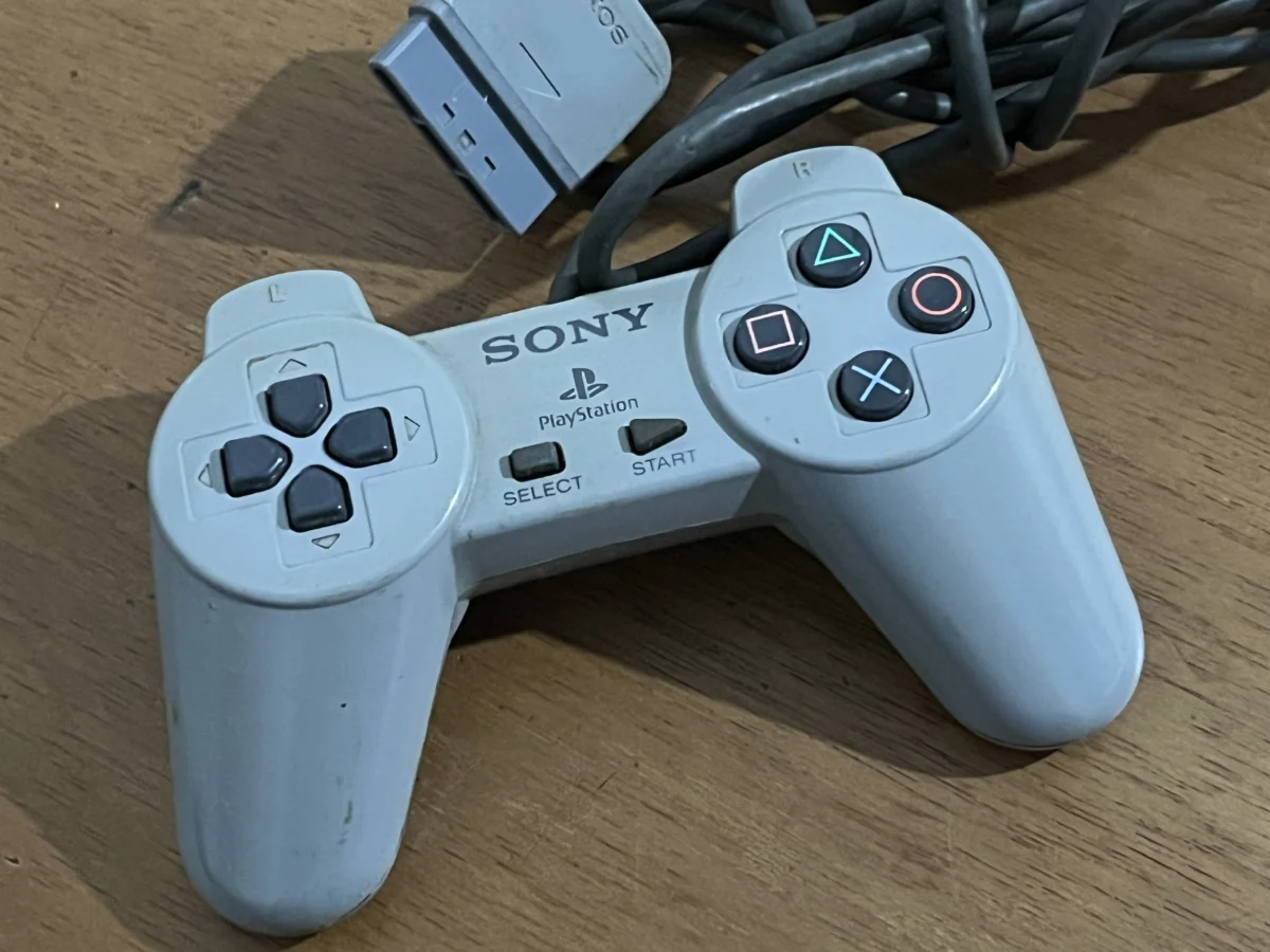 CX/ B****to /CONTROLE PS1! ORIGINAL! 53,00 SEGUIDOS DE 9,00
