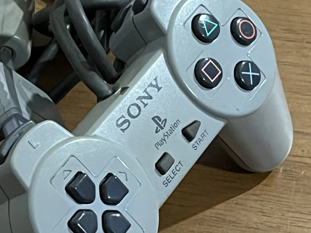 CX/ B****to /CONTROLE PS1! ORIGINAL! 53,00 SEGUIDOS DE 9,00