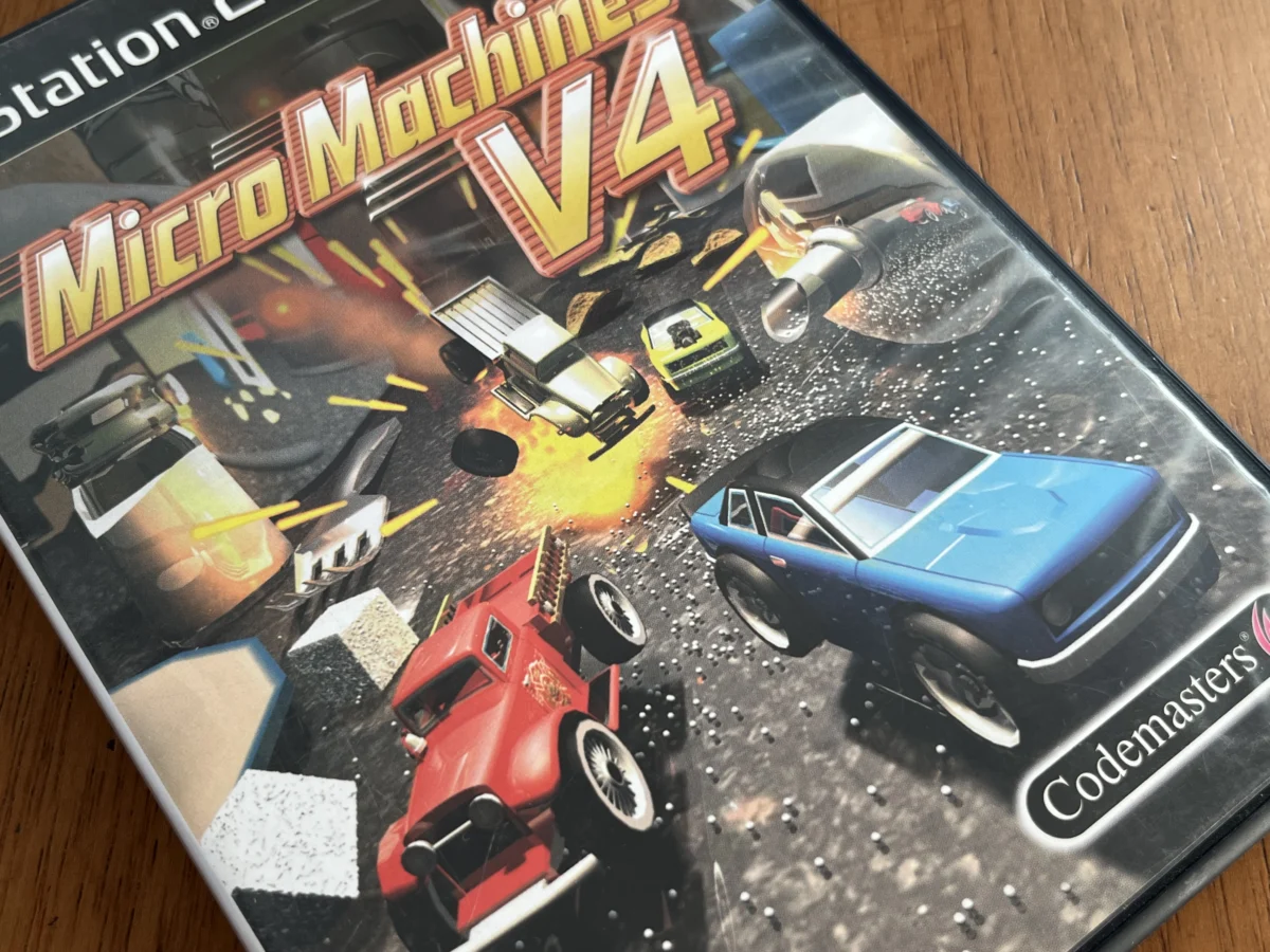 CX/ MICRO MACHINES V4 PLAYSTATION 2 ! ORIGINAL AMERICANO! BLACK LABEL – COMPLETO - Imagem 2