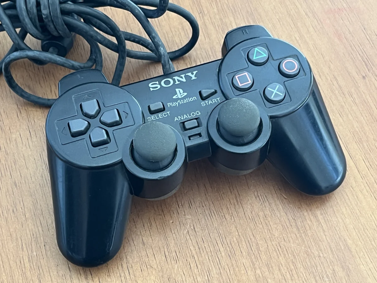 CX/ j***ys b**ga /PS2 SLIM + CONTROLE ORIGINAL! SONY! 109,00 SEGUIDOSS DE 23,00