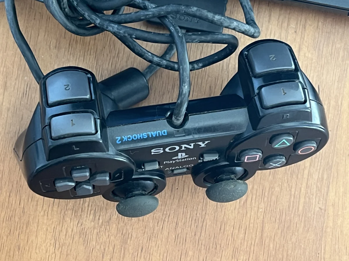 CX/ j***ys b**ga /PS2 SLIM + CONTROLE ORIGINAL! SONY! 109,00 SEGUIDOSS DE 23,00