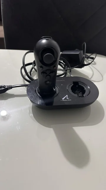 NR/ S****et /ORIGINAL CONTROLE E BASE CARREGADORA PS3 87,00 SEGUIDOS DE 14,00