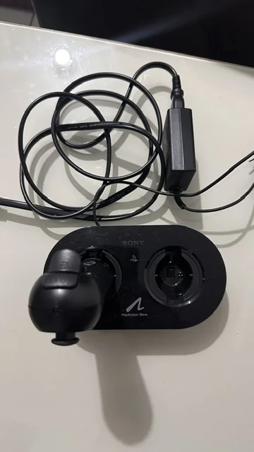 NR/ S****et /ORIGINAL CONTROLE E BASE CARREGADORA PS3 87,00 SEGUIDOS DE 14,00