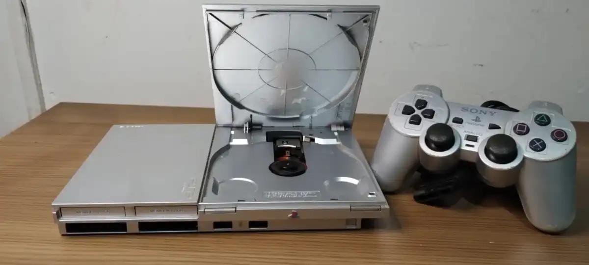 CX/ j***77 /PLAYSTATION 2 SLIM SILVER! SONY! 177,00 SEGUIDOS DE 23,00