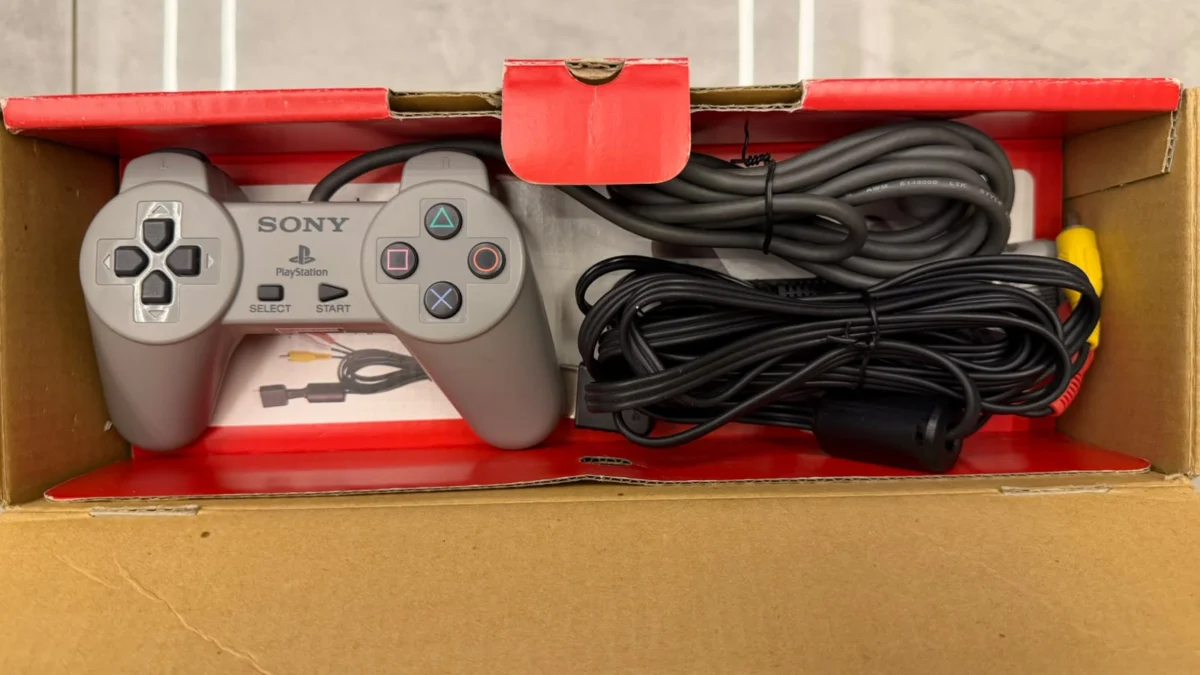 R9/ Playstation 1 Fat CIB Top! Funcionando 100% - Imagem 6
