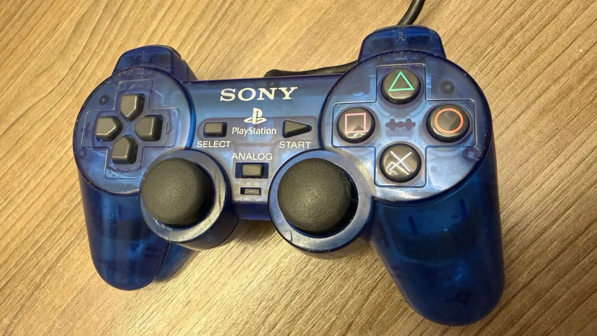 R9/ h***nr /ORIGINAL CONTROLE PS2 OCEAN BLUE! 129,00 SEGUIDOS DE 10,00