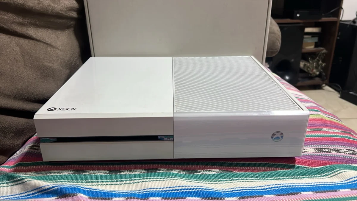 CB/ XBOX ONE! EDIÇÃO ESPECIAL HALO! 970,00 SEGUIDOS DE 25,00