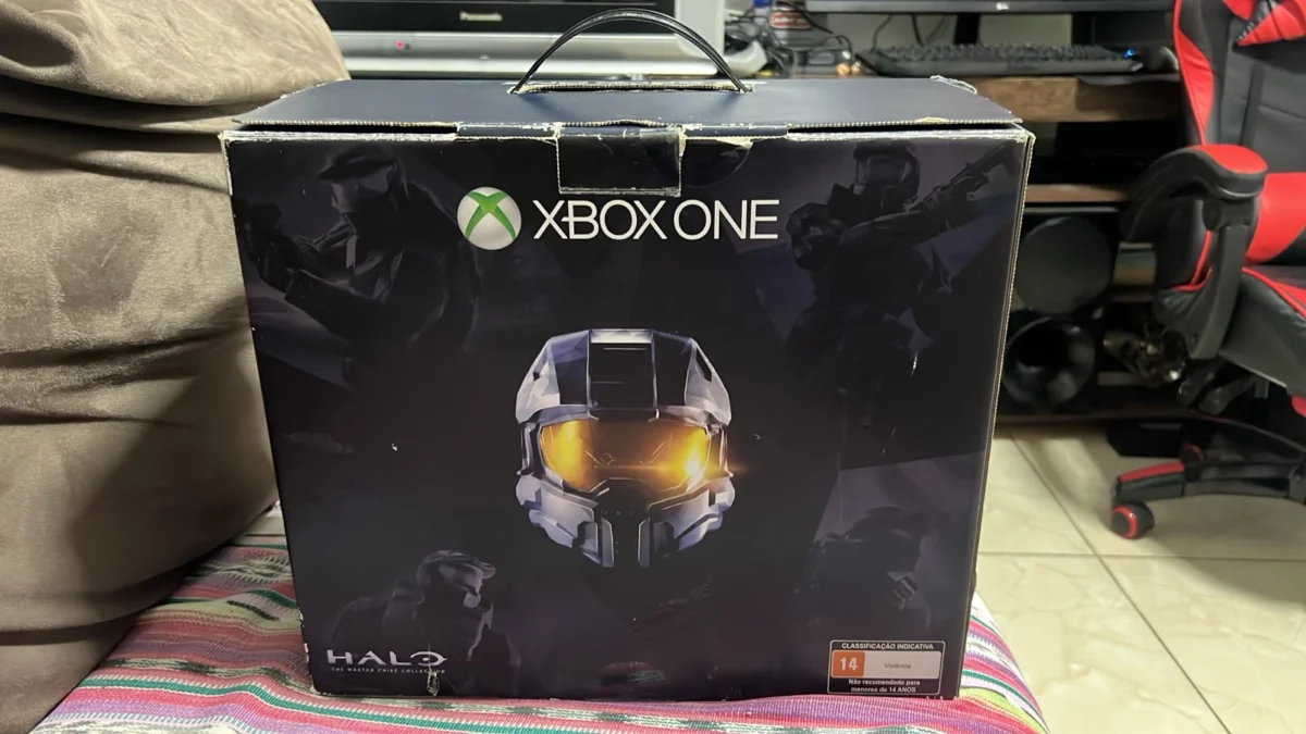 CB/ XBOX ONE! EDIÇÃO ESPECIAL HALO! 970,00 SEGUIDOS DE 25,00