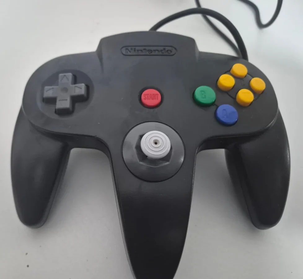 JD/ J*se C***ar /ORIGINAL CONTROLE N64,79,00 SEGUIDOS DE 8,00