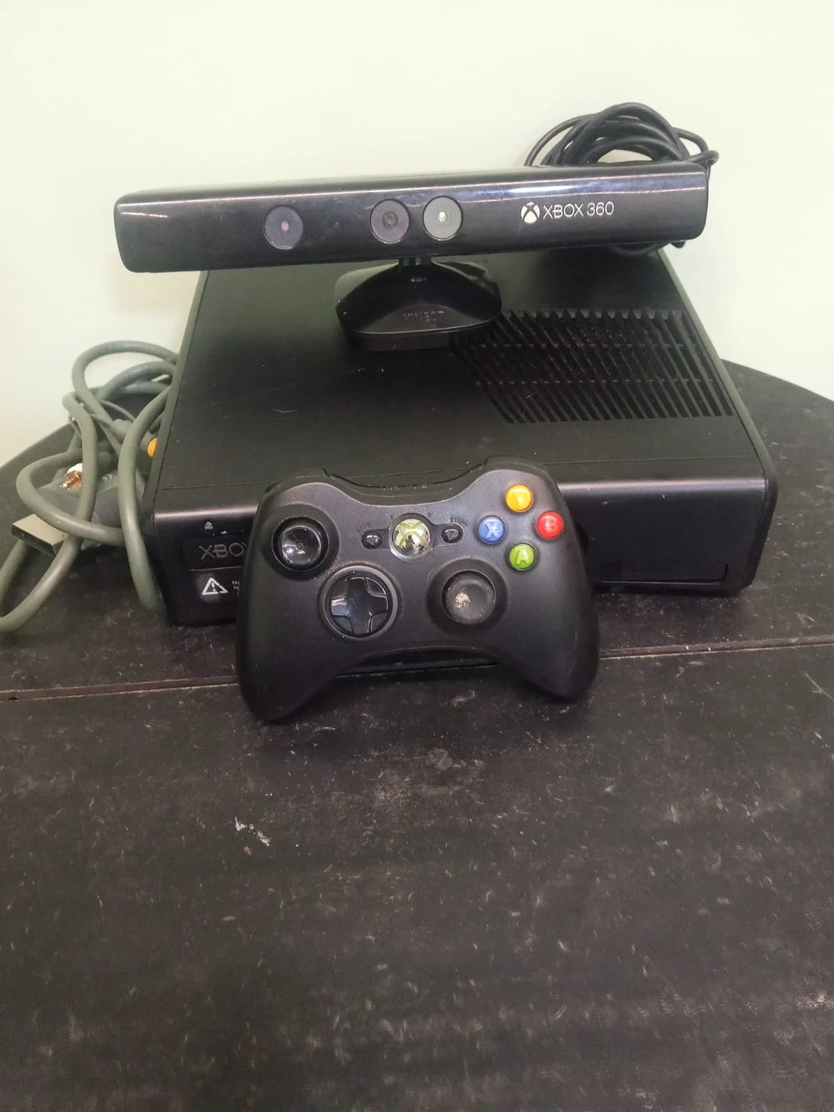 CX/ X****io /CONSOLE MICROSOFT XBOX 360 SLIM! 147,00 SEGUIDOS DE 20,00