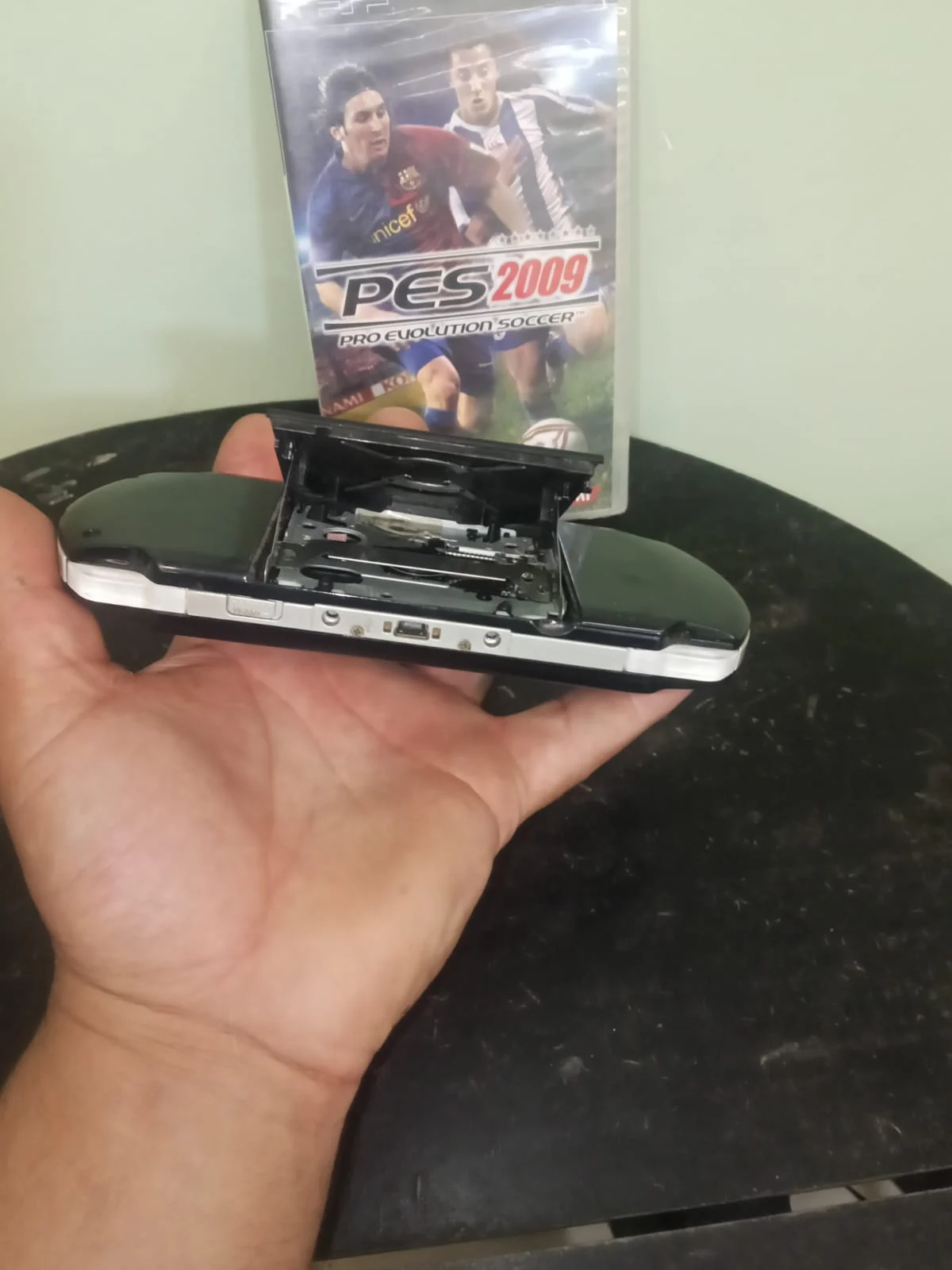 CX/ S****et /CONSOLE PORTÁTIL SONY PSP+JOGO LACRADO! 107,00 SEGUIDOS DE 15