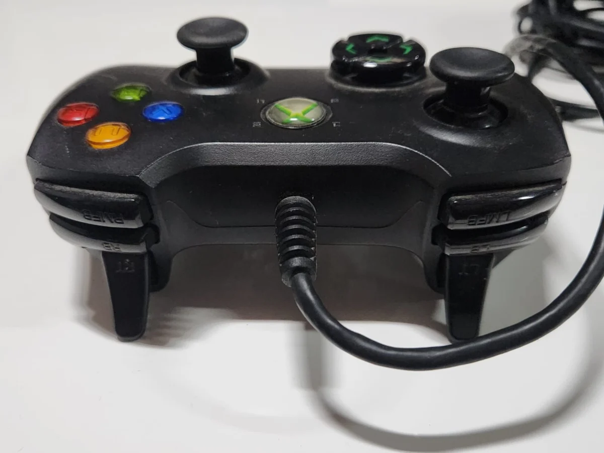 DN/ CONTROLE RAZER ONZA 89,00 SEGUIDOS DE 7,00
