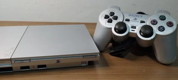 CX/ j***77 /PLAYSTATION 2 SLIM SILVER! SONY! 177,00 SEGUIDOS DE 23,00