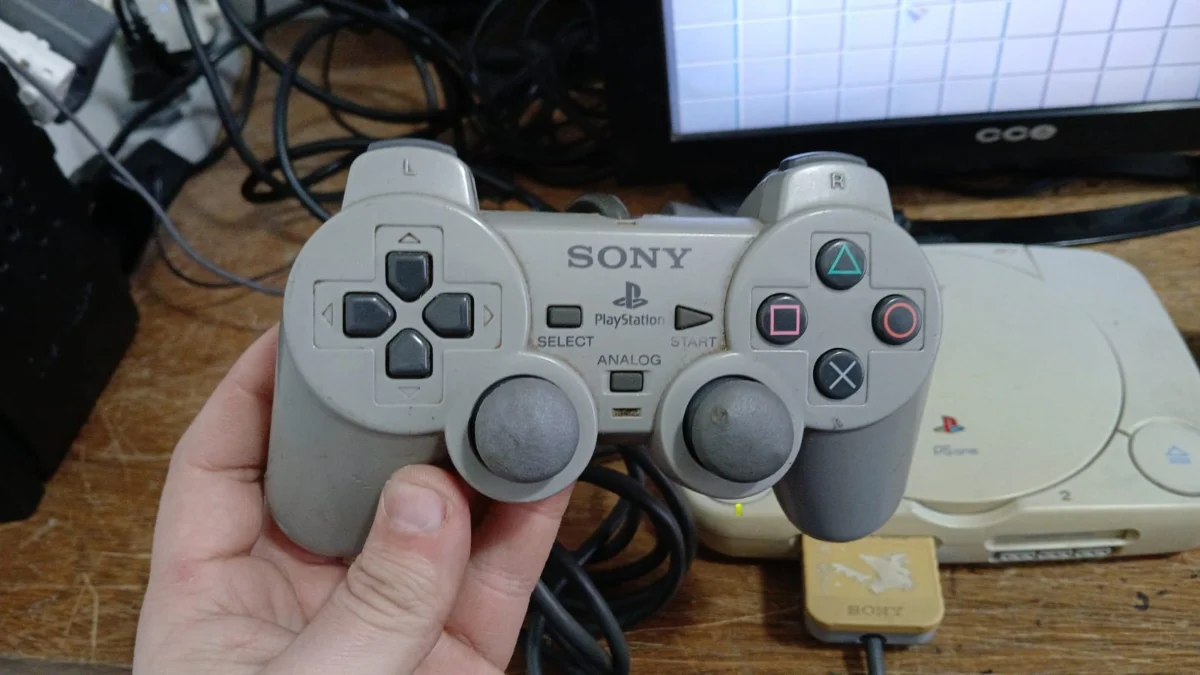 CL/ PLAYSTATION 1 LINDO  139,00 SEGUIDOS 38,00