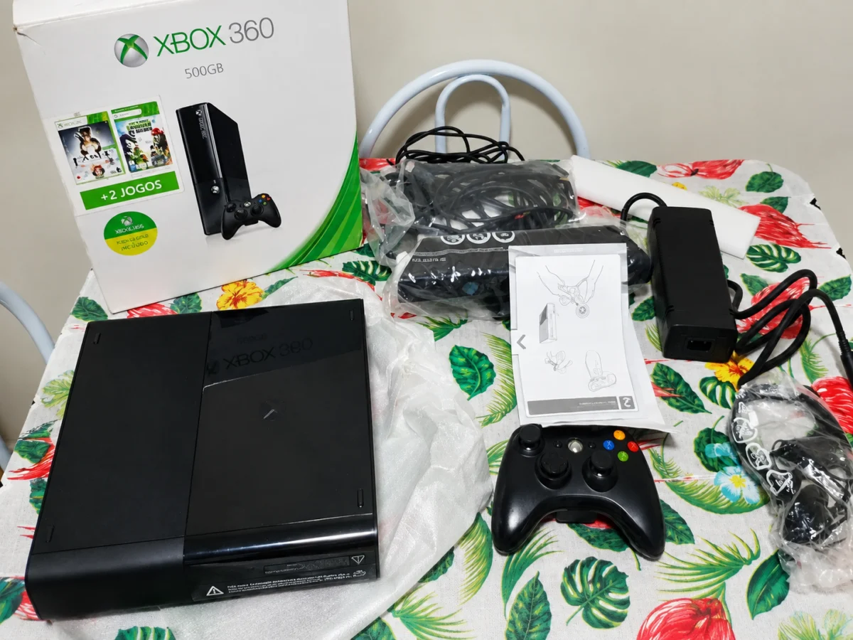 CX/ LINDO XBOX 360 NA CAIXA! COMPLETO! FUNCIONANDO 100%! TOP! 207,00 SEGUIDOS DE 43,00