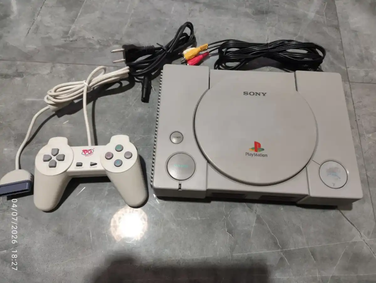 KF/ PLAYSTATION 1 FAT DESBLOQUEADO 165,00 SEGUIDOS DE 12,00