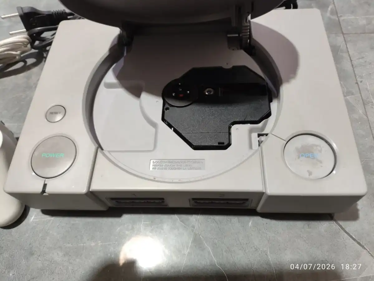 KF/ PLAYSTATION 1 FAT DESBLOQUEADO 165,00 SEGUIDOS DE 12,00
