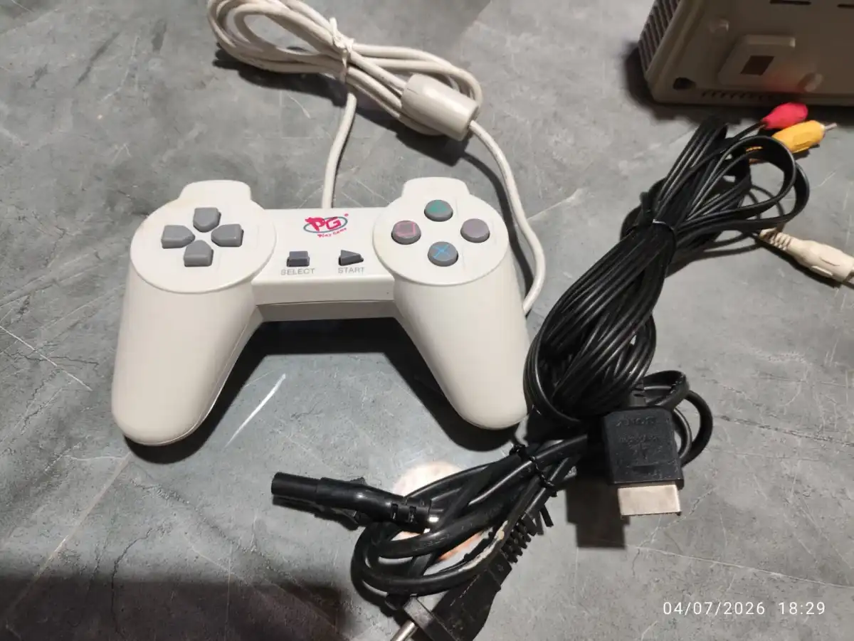 KF/ PLAYSTATION 1 FAT DESBLOQUEADO 165,00 SEGUIDOS DE 12,00