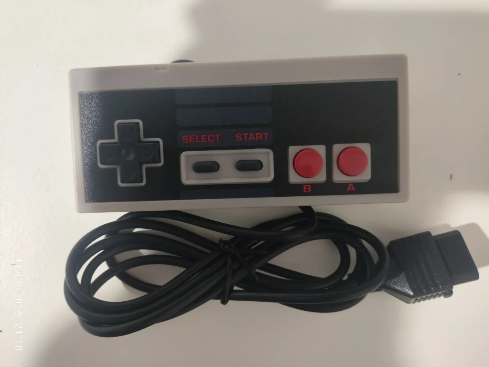 PS/ k******es /CONTROLE NES NINTENDINHO! ZERADO 25,00 SEGUIDOS DE 5,00