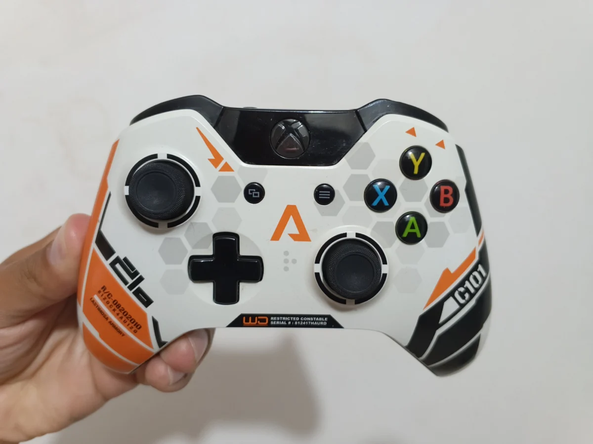 E7/ ORIGINAL LIMITADA TITANFALL 237,00 SEGUIDOS DE 20,00